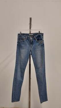 Levi's Women’s 711 Mid-Rise Studded Skinny Jeans – Light Wash (Size 30)